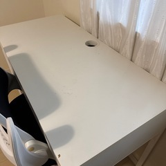 IKEA 学習机　MICKE ミッケ➕昇降機能付きイス　の画像