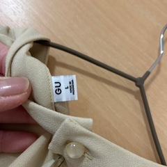 新品　GUI レディースブラウスの画像