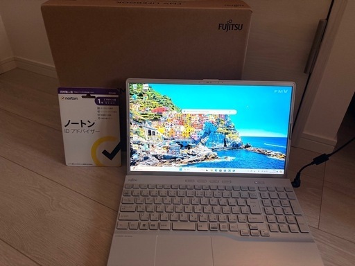 【超美品】FUJITSU FMV LIFEBOOK (ノートン付)