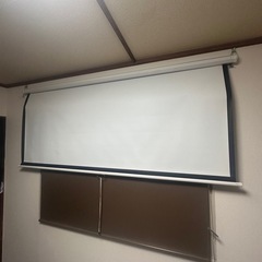 EIZOモニターと折りたたみテーブル