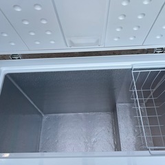 COMFEE' 冷凍庫 198L 上開き ホワイト RCC198WH(E) ノンフロン冷凍庫の画像