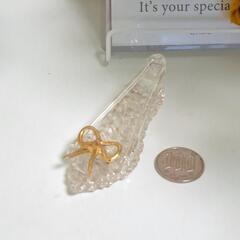 👠ゴールドリボン🎀付き ハイヒールのガラス細工雑貨👠の画像