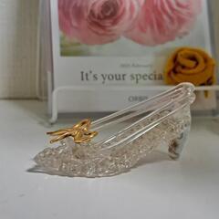 👠ゴールドリボン🎀付き ハイヒールのガラス細工雑貨👠の画像