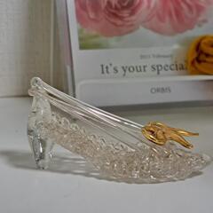 👠ゴールドリボン🎀付き ハイヒールのガラス細工雑貨👠の画像