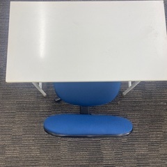 デスクとチェア　机だけ椅子だけも大歓迎！5セットの画像