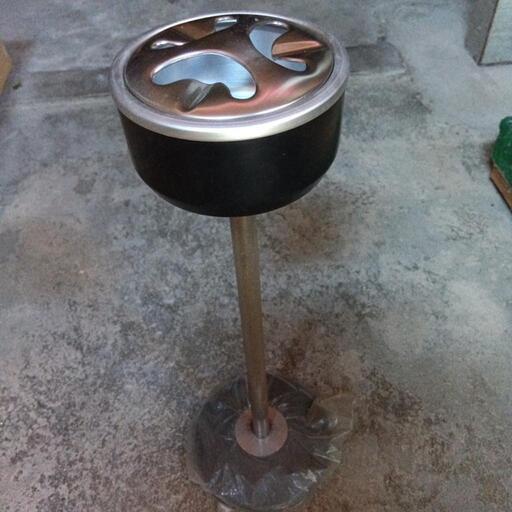 スタンド灰皿