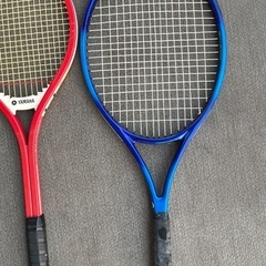 テニスラケット2つの画像