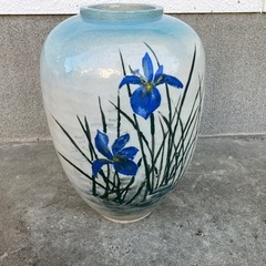 大きな壺の画像