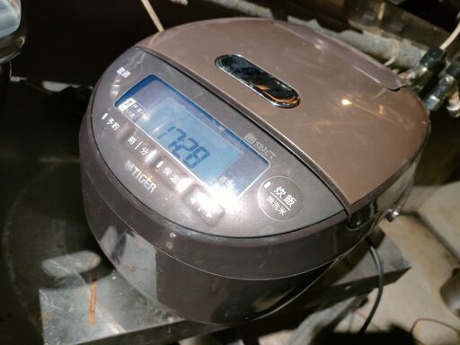 タイガー 圧力IH炊飯器 JPK-B100T 5.5合 ブラウン タイガー魔法瓶 炊飯器 炊きたて 圧力 IH 炊飯ジャー 調理 早炊き 時短 土鍋コーティング 麦めし もち麦 冷凍ご飯 少量