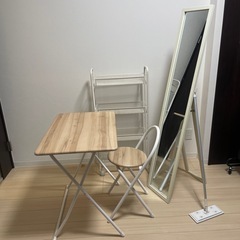 【本日取りに来てくれる方1000円】4点セット+おまけ　白色家具　スリムワゴン　全身鏡　折りたたみ机と椅子の画像