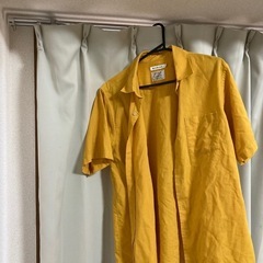 黄色　半袖シャツ