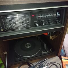 ★値下げしました【レトロ　ヴィンテージ　vintage 東芝　SP-600P ステレオ　アンプ　レコード　プレーヤー　懐かし　古い　FM/AM  チューナー　スピーカー　ジャンク　希少】の画像