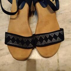 美品！フラットヒールサンダルの画像