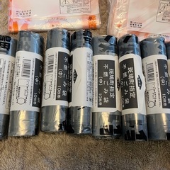 送料込！配送可　斑鳩町 指定ごみ袋 可燃（大中小）、不燃、プラ類 計50点以上　セット売り の画像