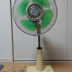【値下げ】昭和レトロな扇風機の画像