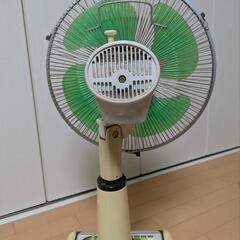 【値下げ】昭和レトロな扇風機の画像