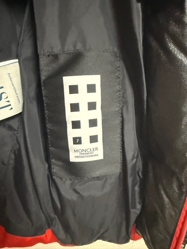 MONCLER 赤ダウンジャケット フード付き　hiroshi fujiwara