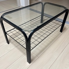 ガラステーブルの画像
