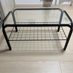 ガラステーブルの画像