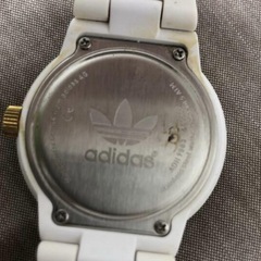 adidas 腕時計の画像