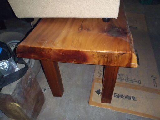 ケヤキ無垢のテーブル