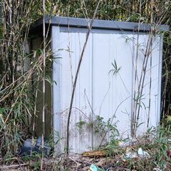 屋外　物置　1.5坪程度の大きさ