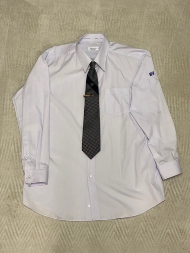 鹿児島情報高校の男子
制服（10点）
