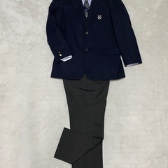 鹿児島情報高校の男子
制服（10点）