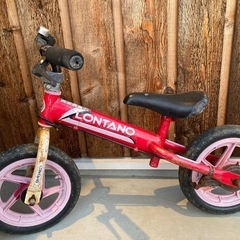 ストライダー　キックバイク　　赤　　子ども用二輪車