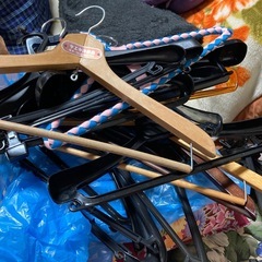 あげます！ハンガー50本くらいありますの画像