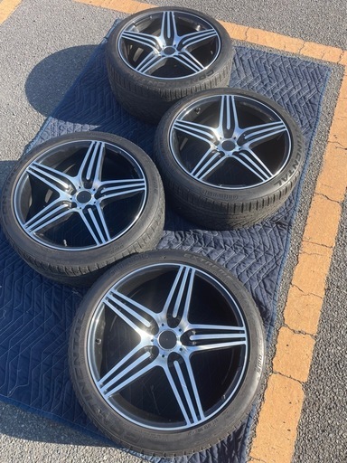 AMGデザイン 275/35 20インチ 
アルファードなどに