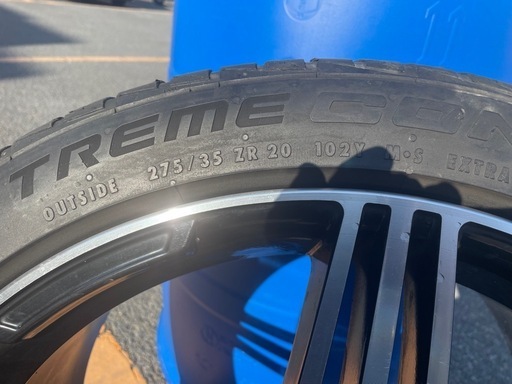 AMGデザイン 275/35 20インチ 
アルファードなどに　