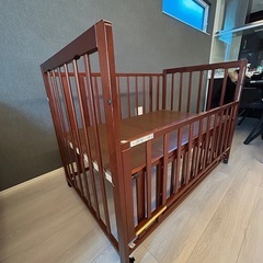 ベビーベッドの画像