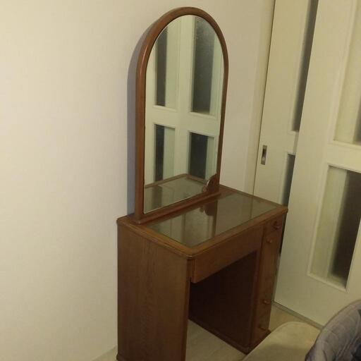 アンティークドレッサー