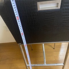 カウンターチェアーの画像