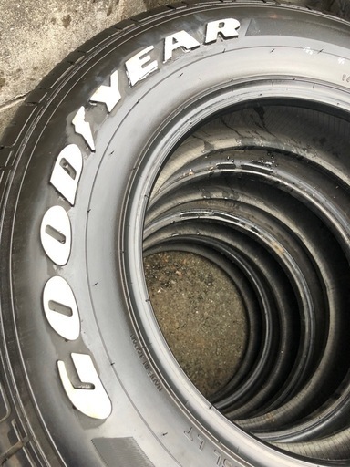 【お話し中】バリ溝！男のハイエース！タイヤ1本あたり2400円‼️！ナスカー！ホワイトレター！195/80-15 4本セット！1台分