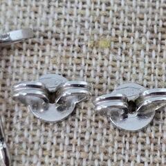 【現行美品】GUCCI AU750 ダブルG スタッズ ピアスの画像