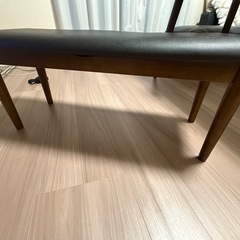 ダイニングテーブルの画像