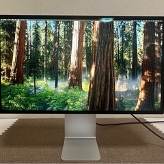 Studio Display - 標準ガラス - 傾きと高さを調整できるスタンド
