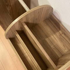 ロウヤ家具　絵本棚付きおもちゃ収納の画像