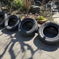 無料【中古】(鉄チン14x5 1/2JJ ➕ヨコハマアイスガード(185/70 R14 88Q) )(  ヨコハマノーマルタイヤ(185/70 R14 88S) )セットで引き取ってくれる方のみお譲りしますの画像