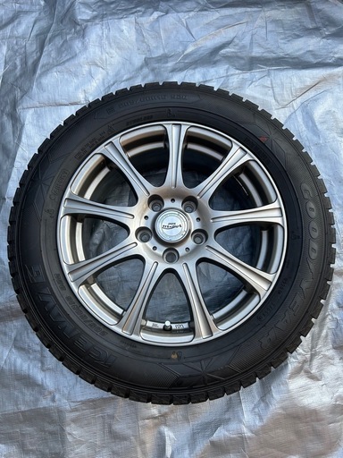 スタッドレスタイヤ