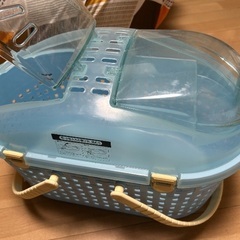 チンチラの餌、砂、移動用ケージおまけ付きの画像