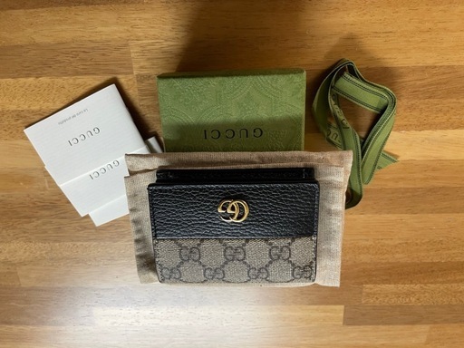 GUCCI 二つ折り財布