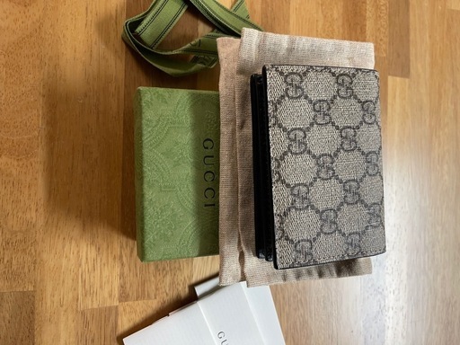GUCCI 二つ折り財布