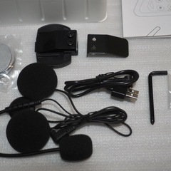 【定価13,400円/未使用】バイク用インカム（音楽、FM、電話、4者通話可）の画像