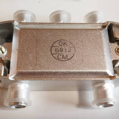 【新品未使用品】DX ANTENNA 4分配器 CSD-74Nの画像