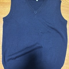 制服、紺のベスト　150センチ