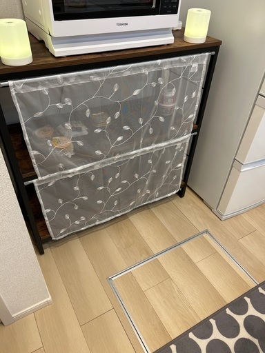 食器棚としても収納棚としてもつかえます