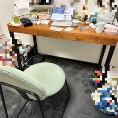 机と椅子（渡す予定者いる)
